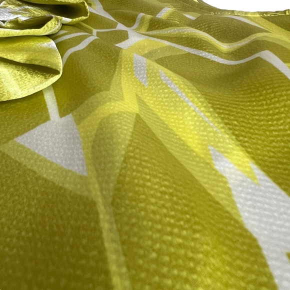 New York & Co Ruffle Front Sleeveless Blouse Geometric Corporate Regency Sz 14‎ - Picture 6 of 7